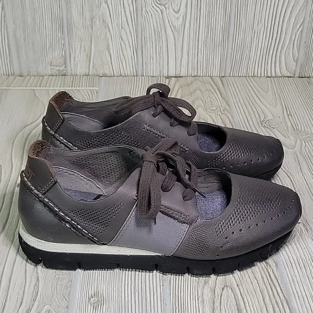OTBT Star Dust Grey Leather Lace Up Sneakers Womens Size 6.5 NEW